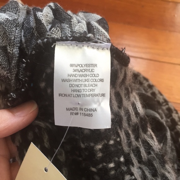 Infinity Loop Scarf. - Picture 5 of 6